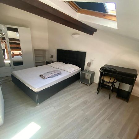 Le Cocon D'Avignon - T2 Duplex 40M2 - Centre Historique Intra Muros- Wifi Climatisation Экстерьер фото